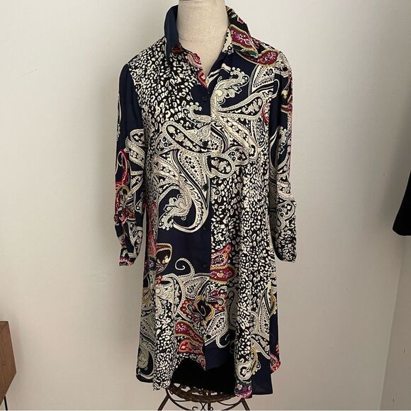 Melissa Paige Tops - NWT Melissa Paige size Small Paisley flowy shirt